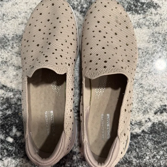 Skechers Tan Sneakers Go Walk - Picture 1 of 4